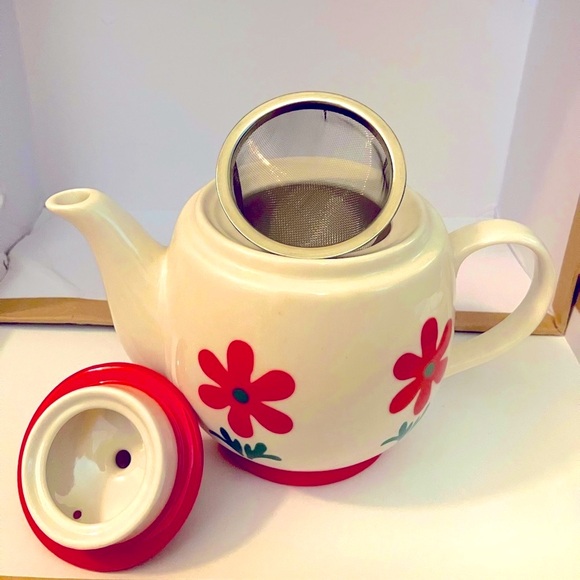 Mini floral teapot, handcrafted by Sun Art - Picture 2 of 4